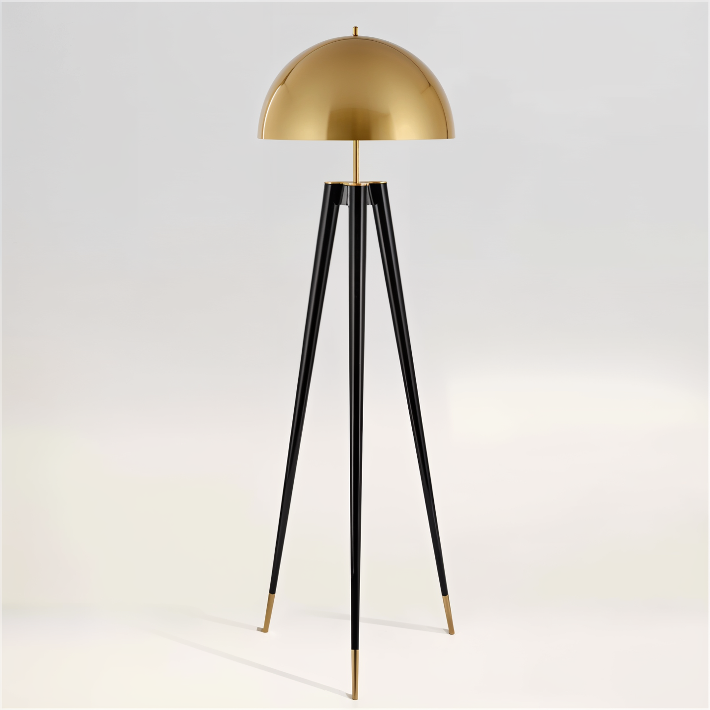 Tripod Loi Lamp